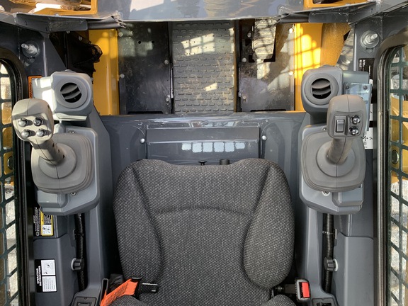 2025 John Deere 317G-6