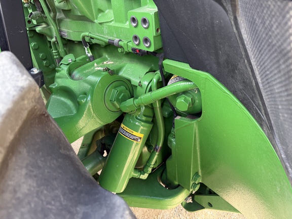 2025 John Deere 8R 410 - Photo13