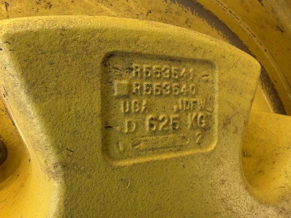 2025 John Deere 8R 410 - Photo16