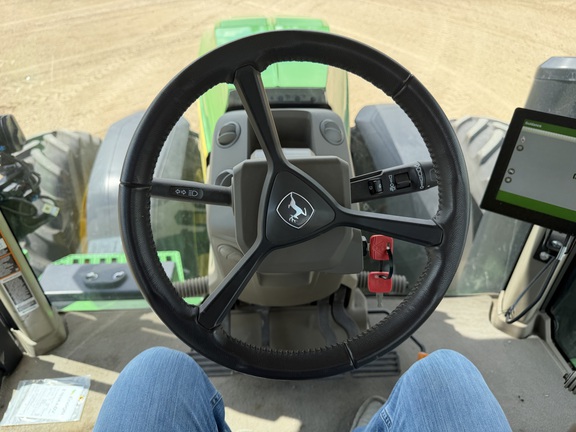 2025 John Deere 8R 410 - Photo30