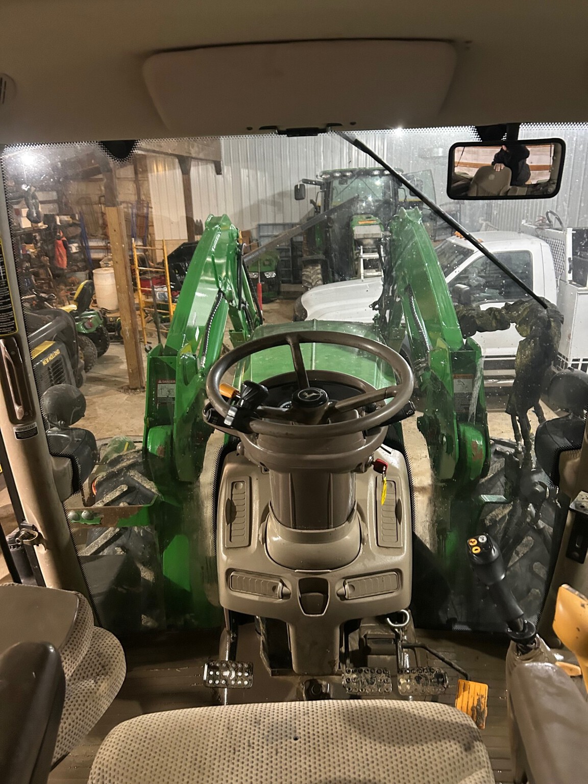 2015 John Deere 6145R Image 7
