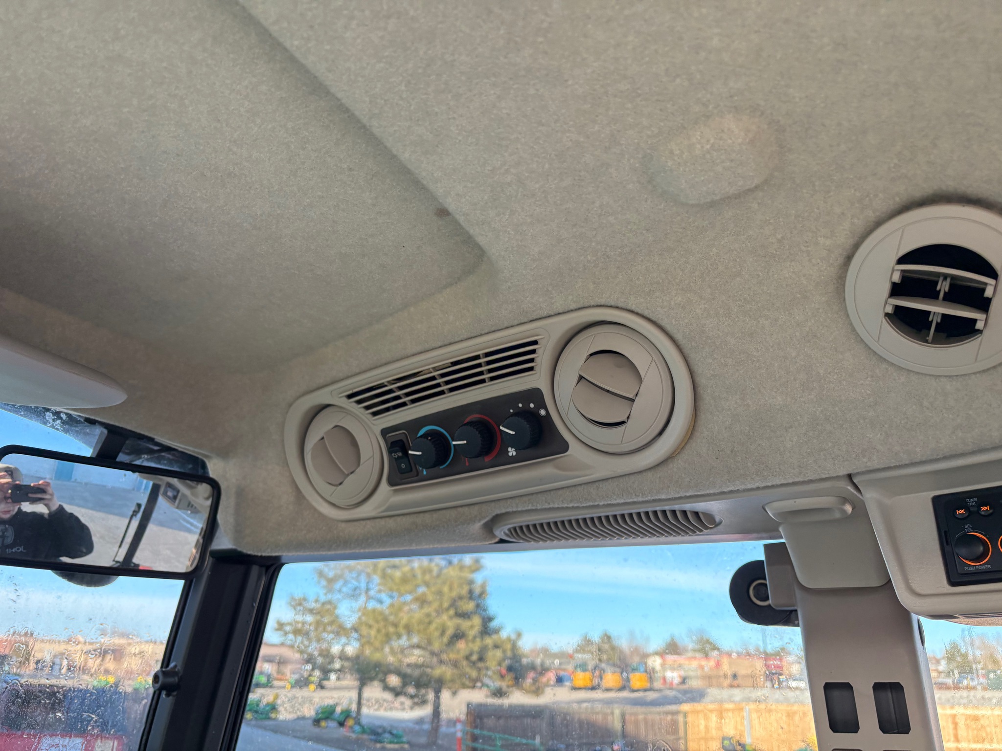 2007 John Deere 5625 Image 17