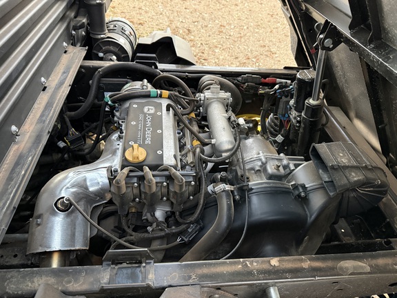 2025 John Deere XUV 845M Photo 7