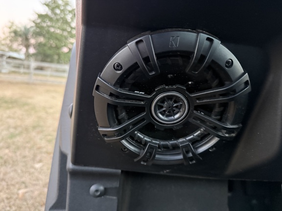 2025 John Deere XUV 845M Photo 9