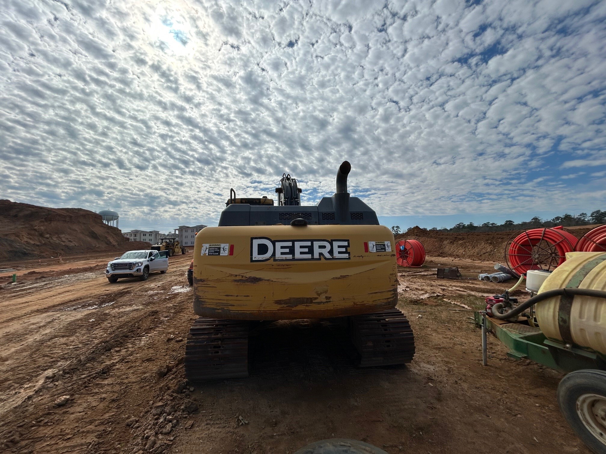 2018 John Deere 210G LC Image 2