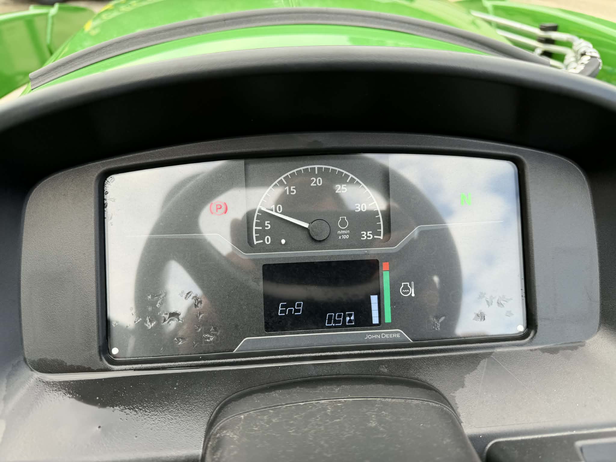 2025 John Deere 3032E Image 9