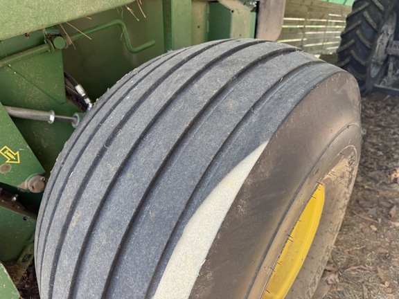 Photo of 2021 John Deere 560M