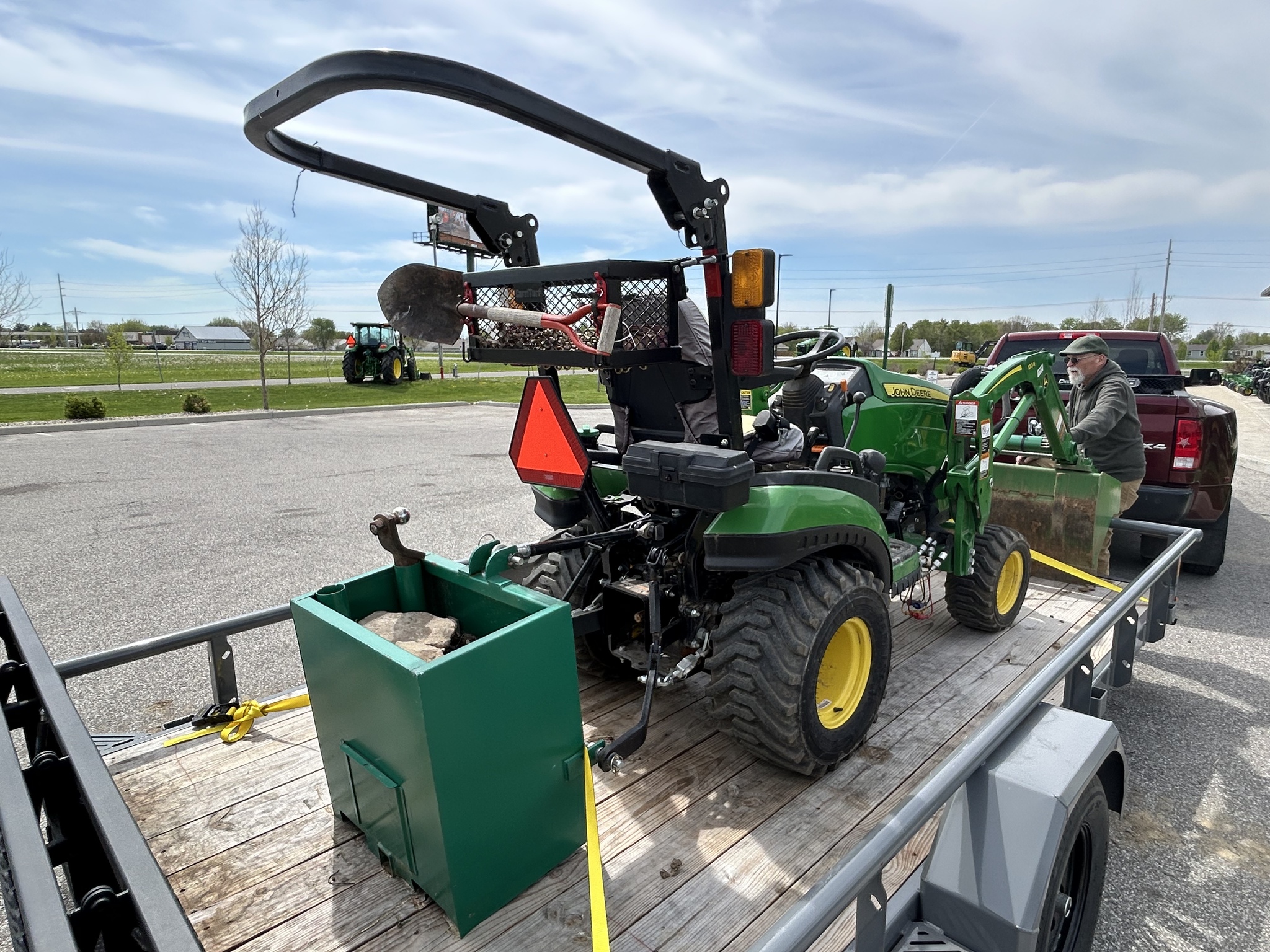 Used 2021 John Deere 1025R Compact Utility Tractors at Koenig Equipment in Franklin, IN - PhotoXL4
