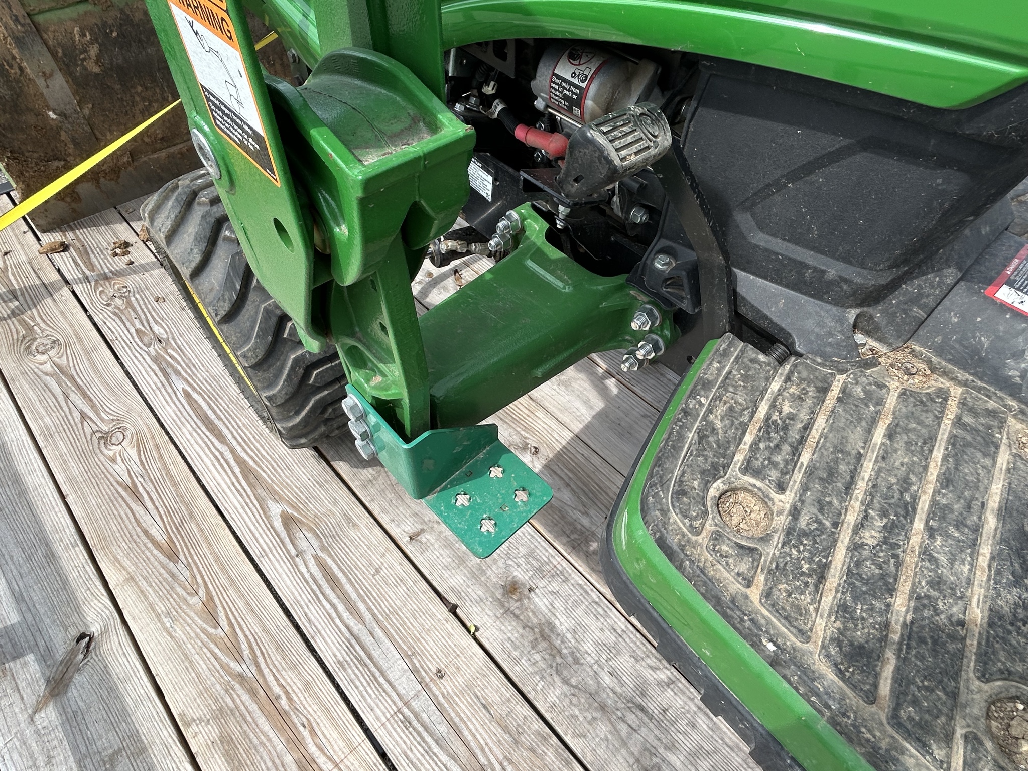 Used 2021 John Deere 1025R Compact Utility Tractors at Koenig Equipment in Franklin, IN - PhotoXL11