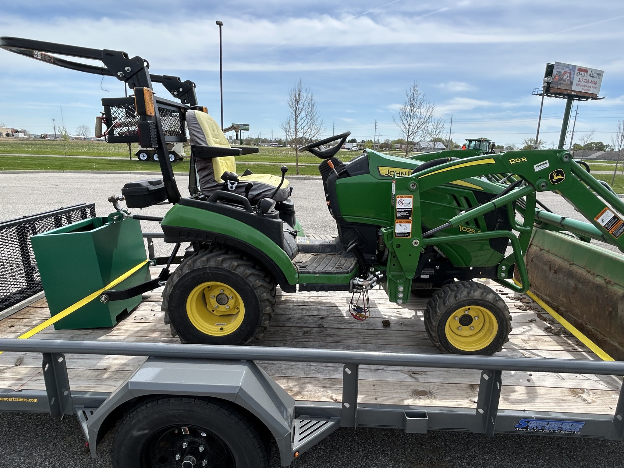 Used 2021 John Deere 1025R Compact Utility Tractors at Koenig Equipment in Franklin, IN - PhotoXL5