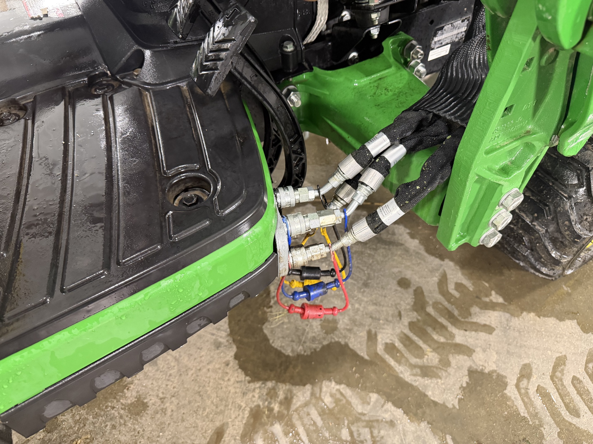 Used 2021 John Deere 1025R Compact Utility Tractors at Koenig Equipment in Franklin, IN - PhotoXL13