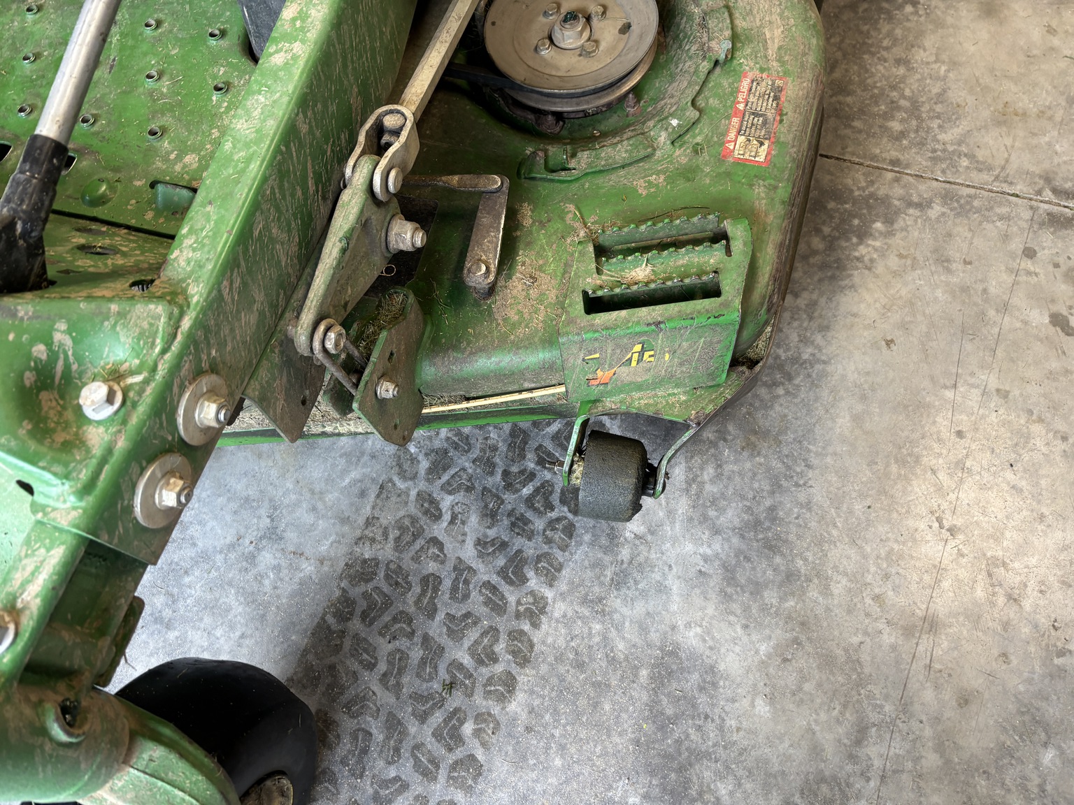 Used 2021 John Deere Z930M Zero Turn Mowers at Koenig Equipment in Richmond, IN - PhotoXL15