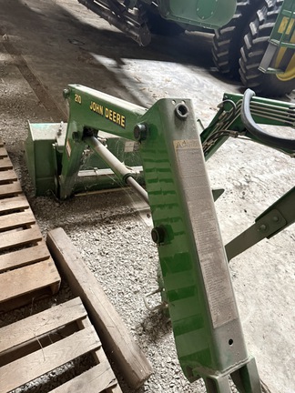 2005 John Deere 2210 - Photo12