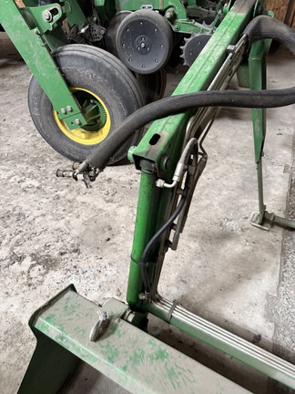 2005 John Deere 2210 - Photo10