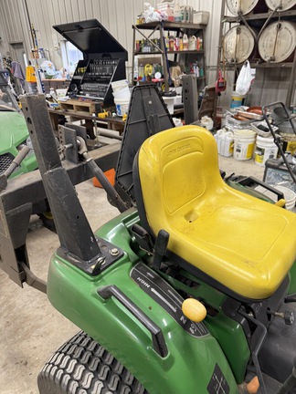 2005 John Deere 2210 - Photo5