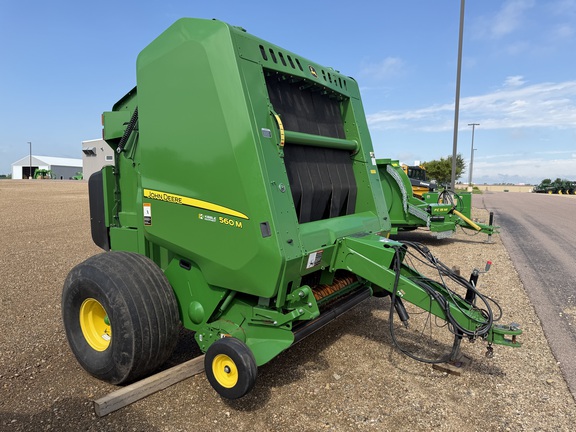  John Deere 560M