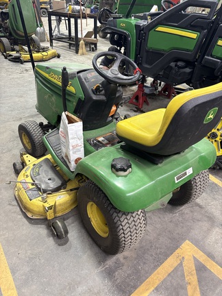 Used 1999 John Deere LX277 Lawn & Garden Tractors at Horizon Ag & Turf in Warburg, AB - Photo2