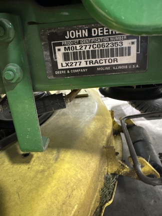 Used 1999 John Deere LX277 Lawn & Garden Tractors at Horizon Ag & Turf in Warburg, AB - Photo3