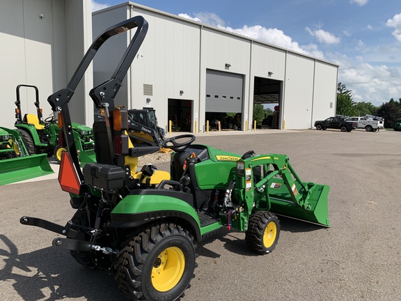 Photo of 2026 John Deere 1025R