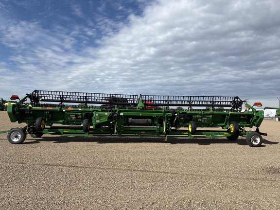 Used 2025 John Deere HDR 40 Combine Platforms at Horizon Ag & Turf in Lloydminster, AB - Photo11