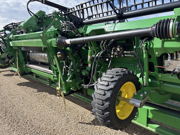 Used 2025 John Deere HDR 40 Combine Platforms at Horizon Ag & Turf in Lloydminster, AB - Photo17
