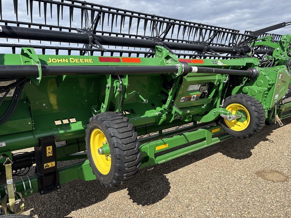 Used 2025 John Deere HDR 40 Combine Platforms at Horizon Ag & Turf in Lloydminster, AB - Photo16