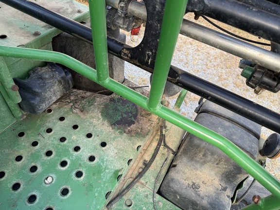 Photo of 2011 John Deere 4730