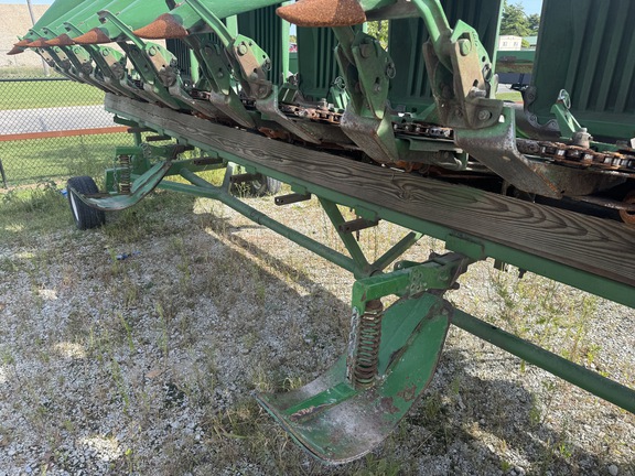 2007 John-Deere 893
