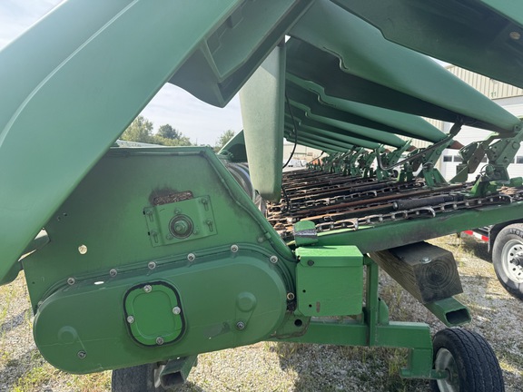 2007 John-Deere 893