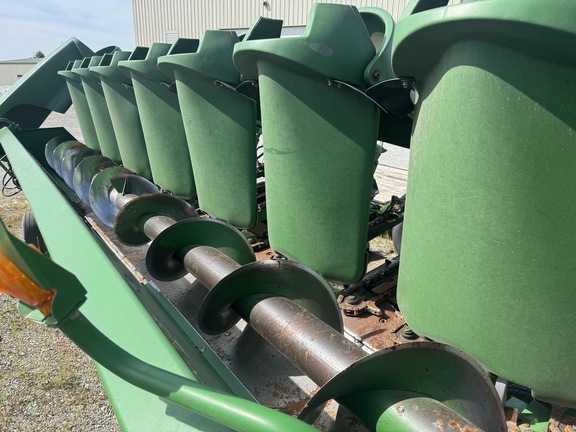2007 John-Deere 893