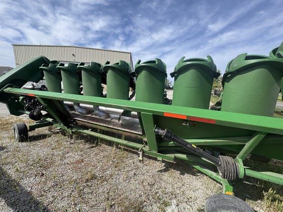 2007 John-Deere 893