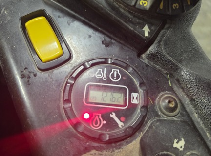 Used 2021 John Deere Z930M Zero Turn Mowers at Koenig Equipment in Richmond, IN - Photo9