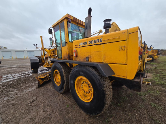 1991 John Deere 770BH