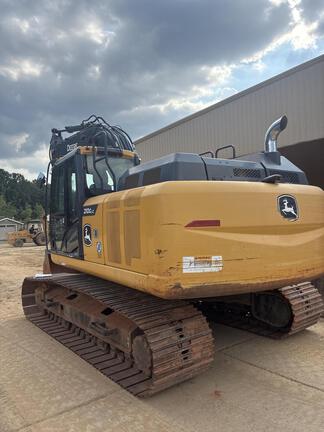 2023 John Deere 210G LC