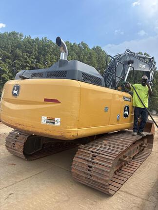 2023 John Deere 210G LC