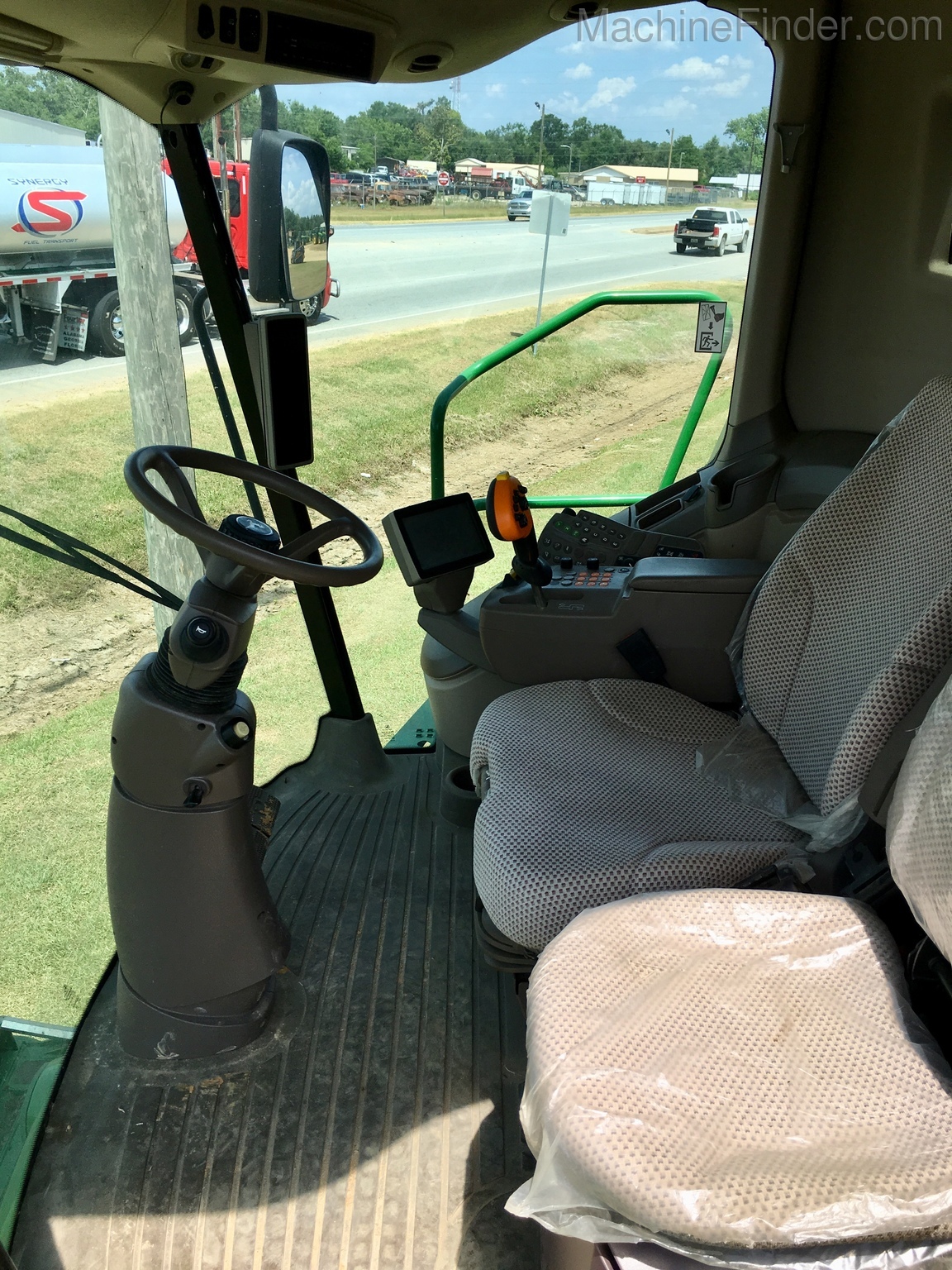 2013 John Deere S680 Image 8
