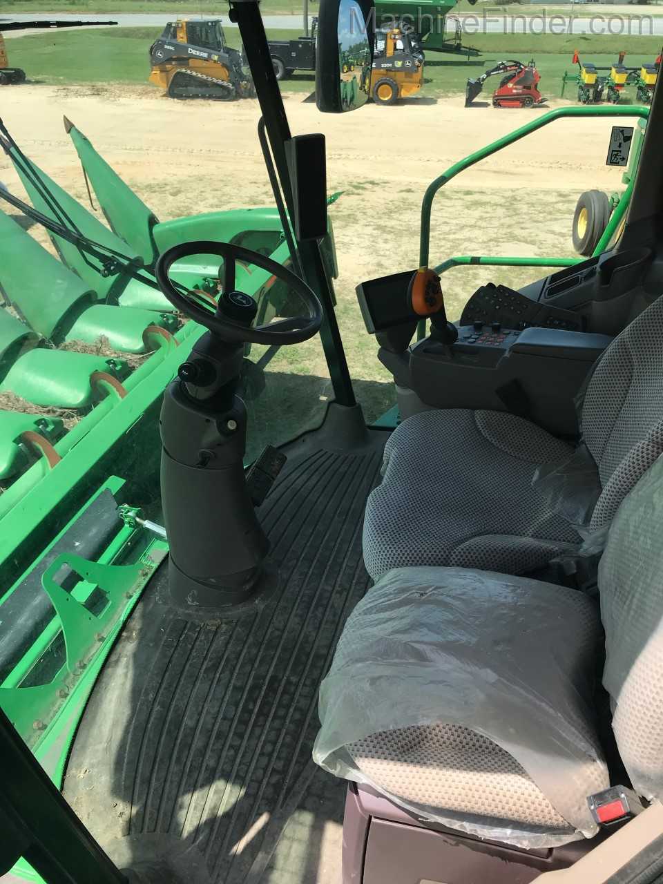 2013 John Deere S680 Image 15