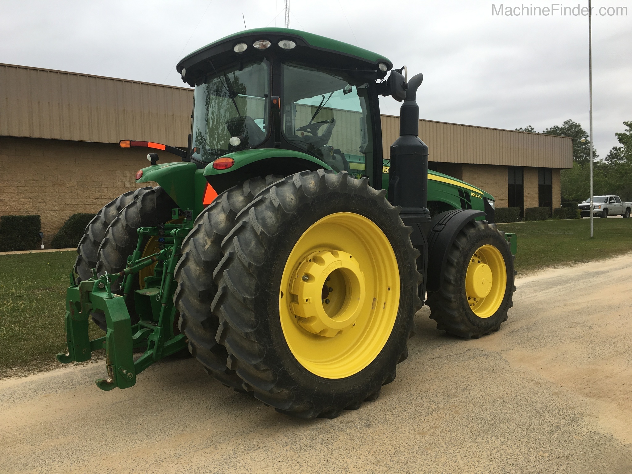 2014 John Deere 8320R Image 11