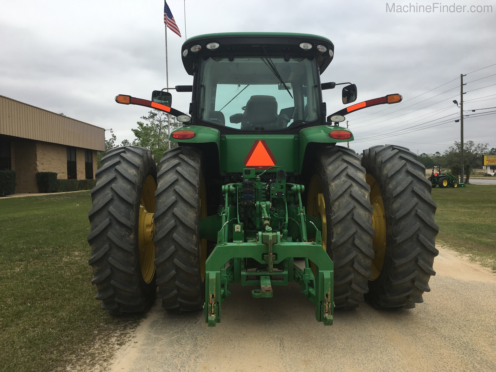 2014 John Deere 8320R Image 8