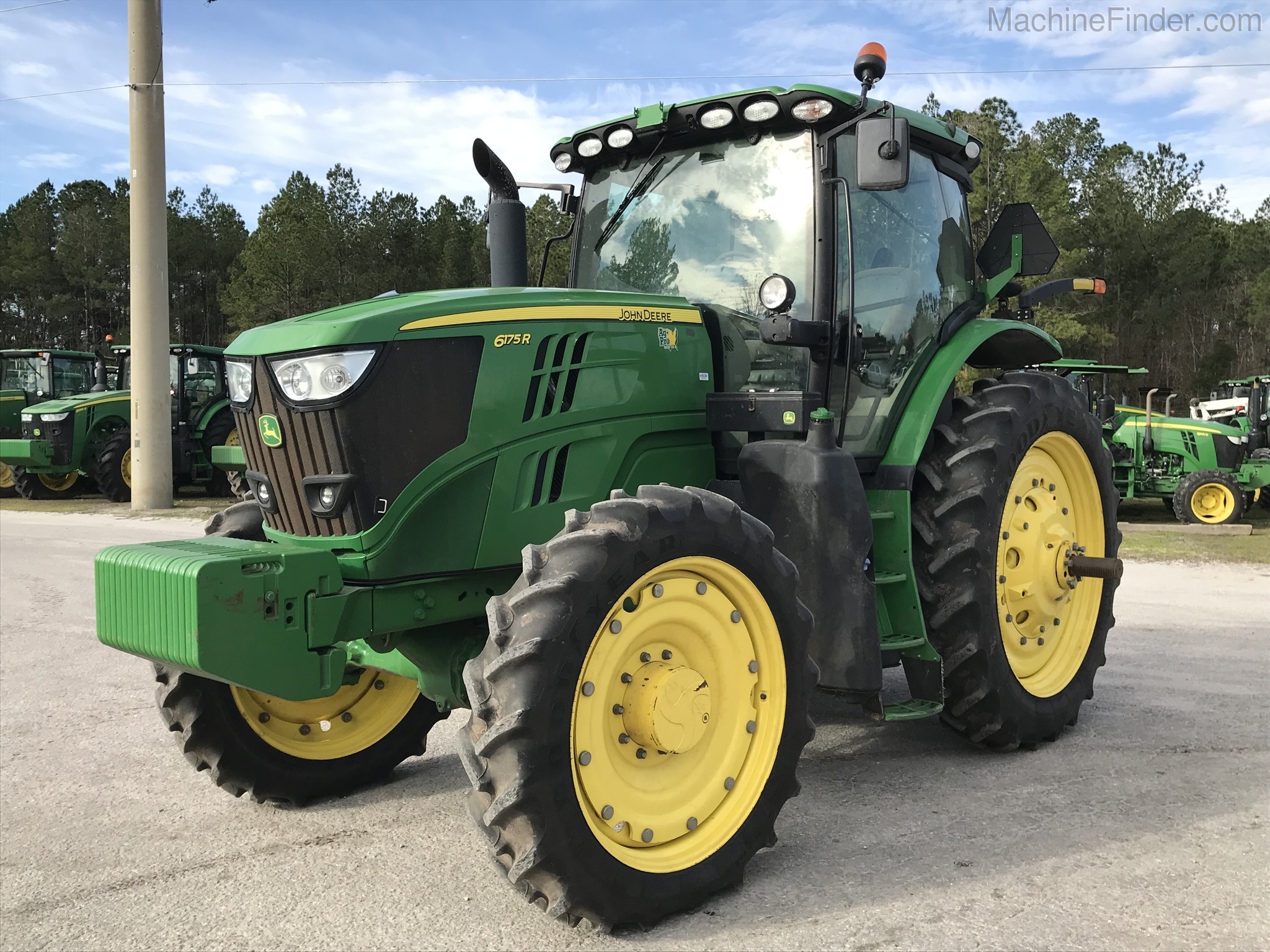 2016 John Deere 6175R Image 1