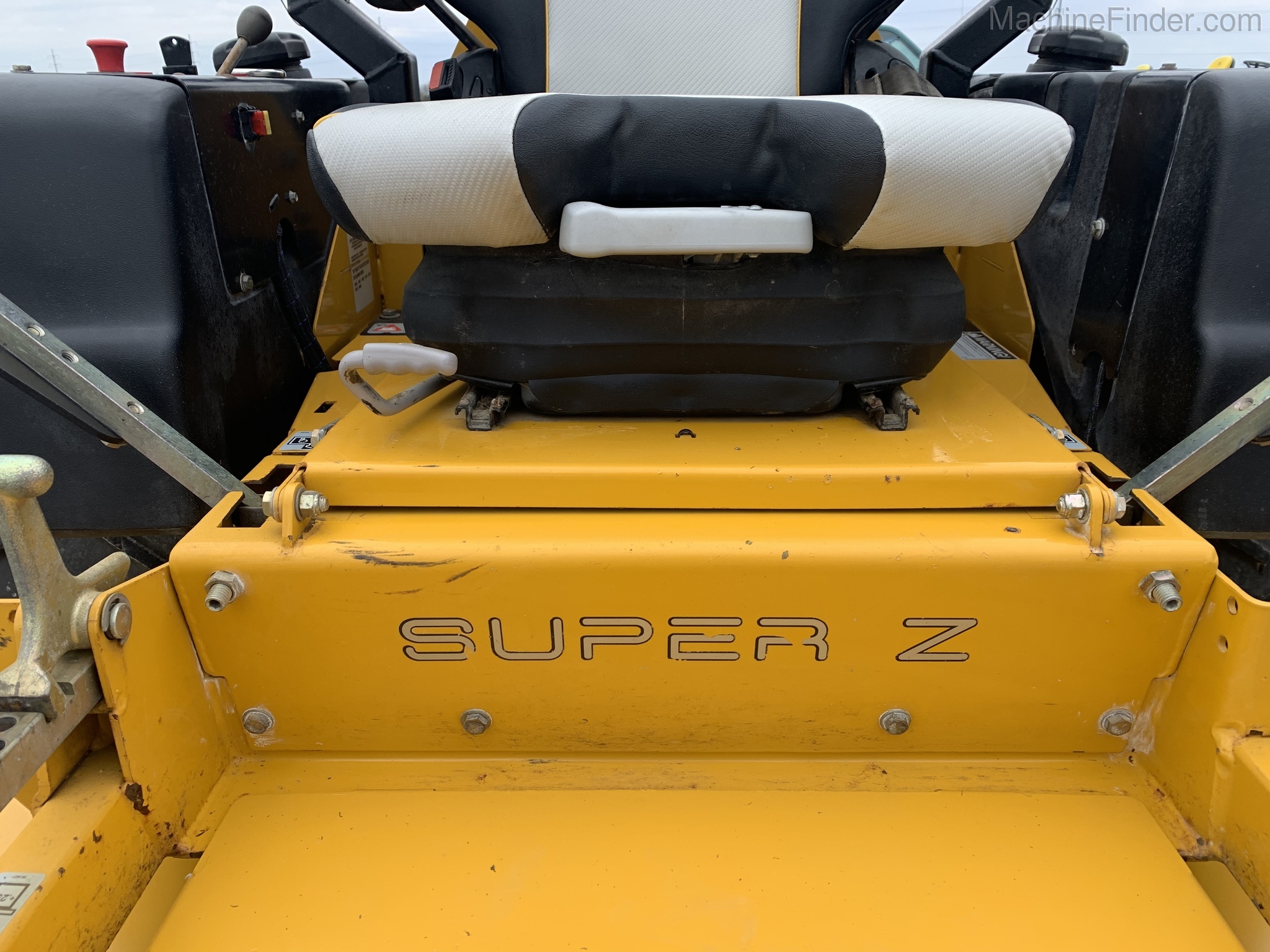 2017 Hustler SUPER Z Image 5