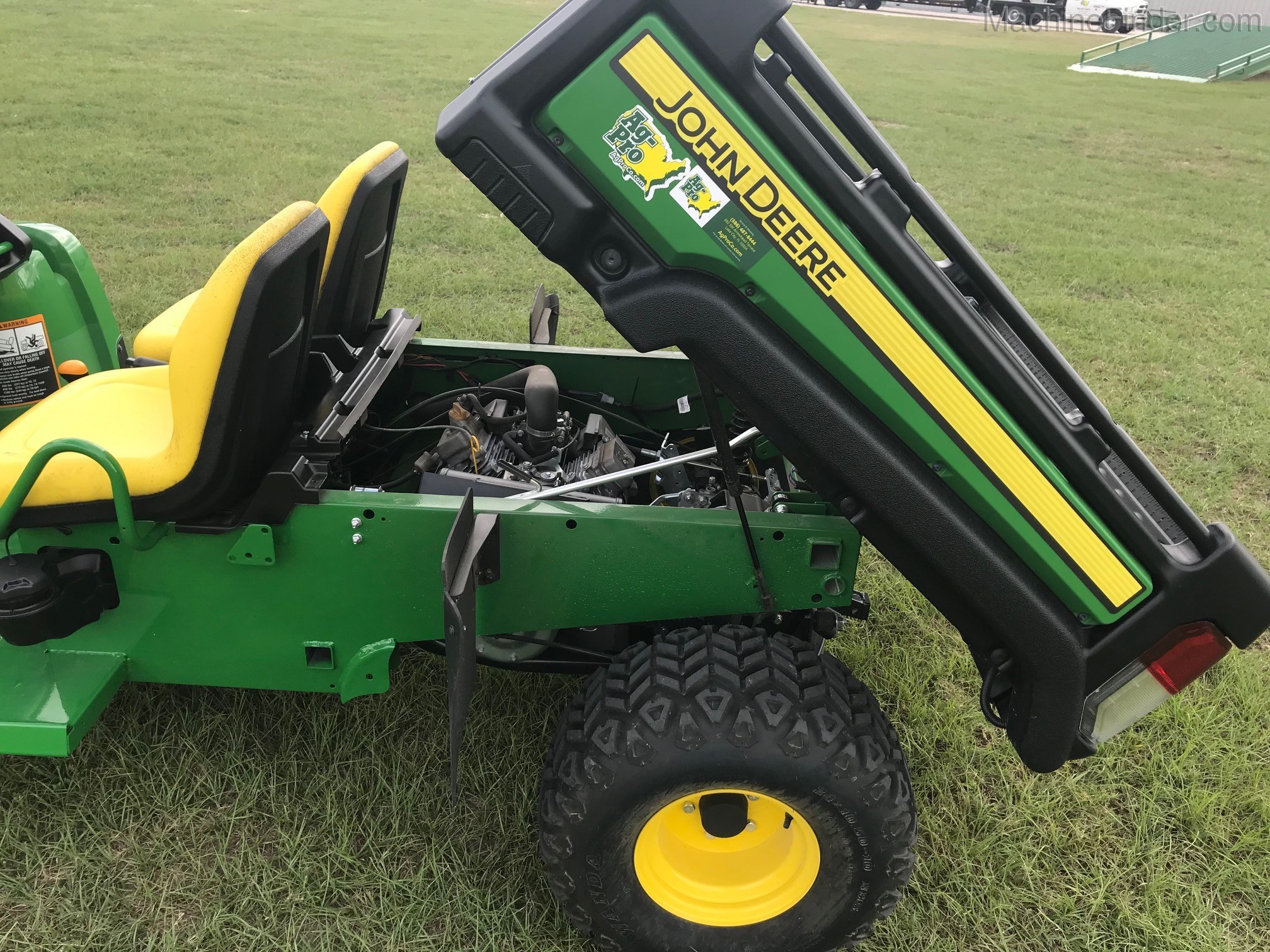 2020 John Deere TX Image 8