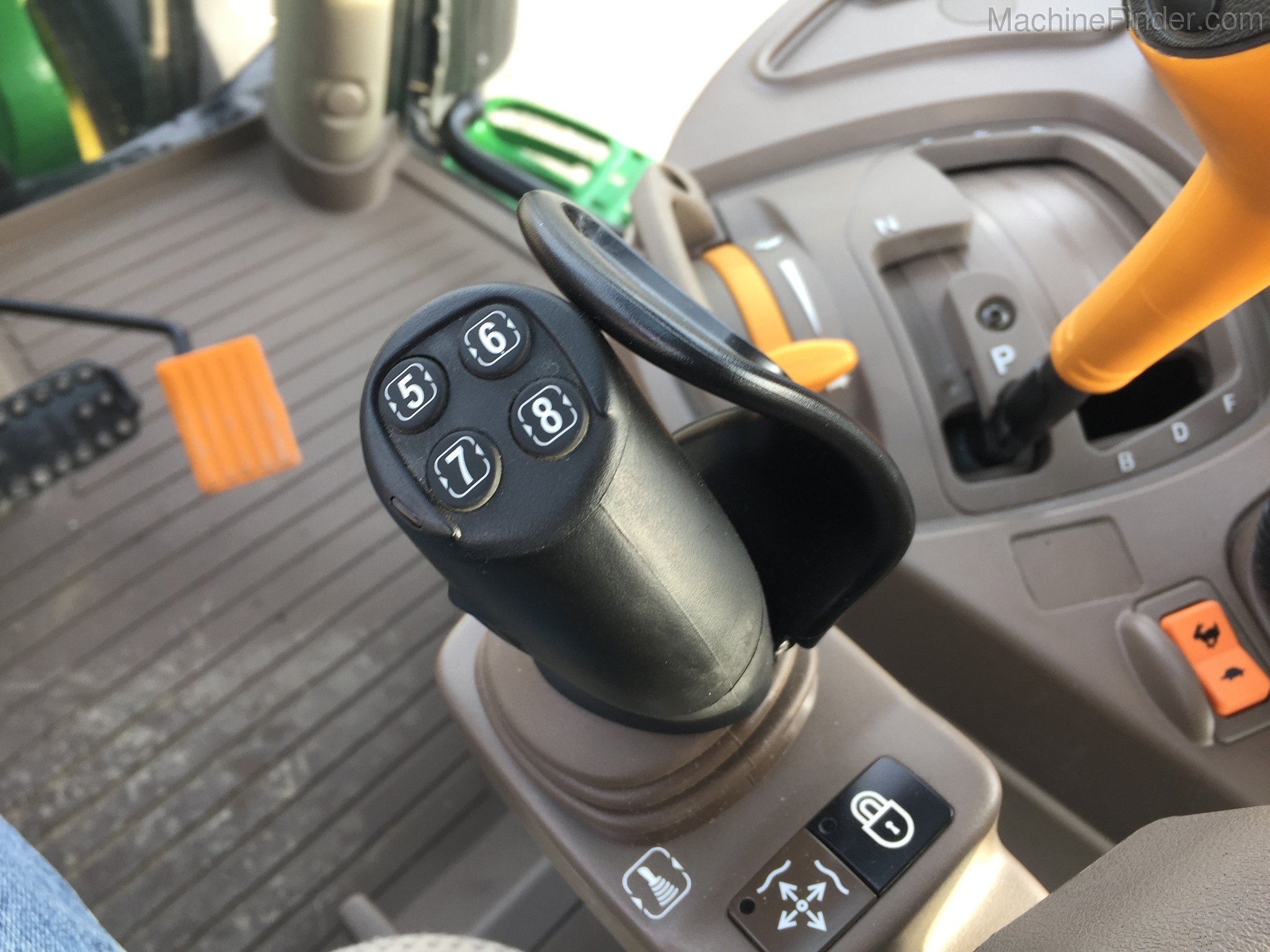 2019 John Deere 6130R Image 29