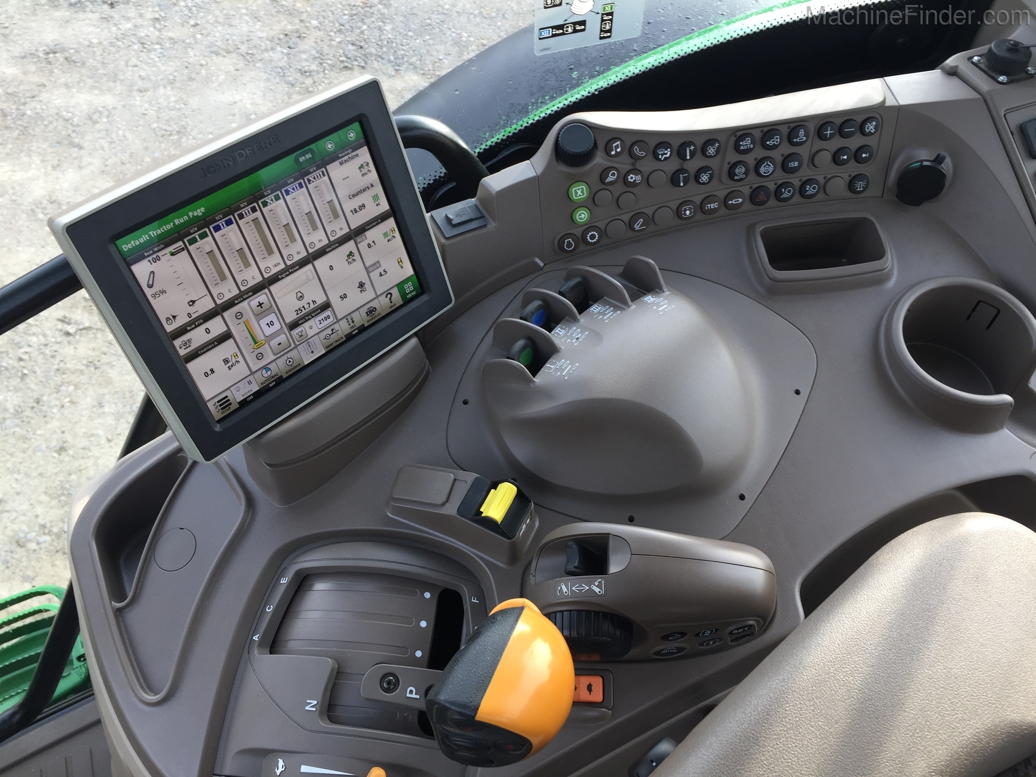 2019 John Deere 6130R Image 31