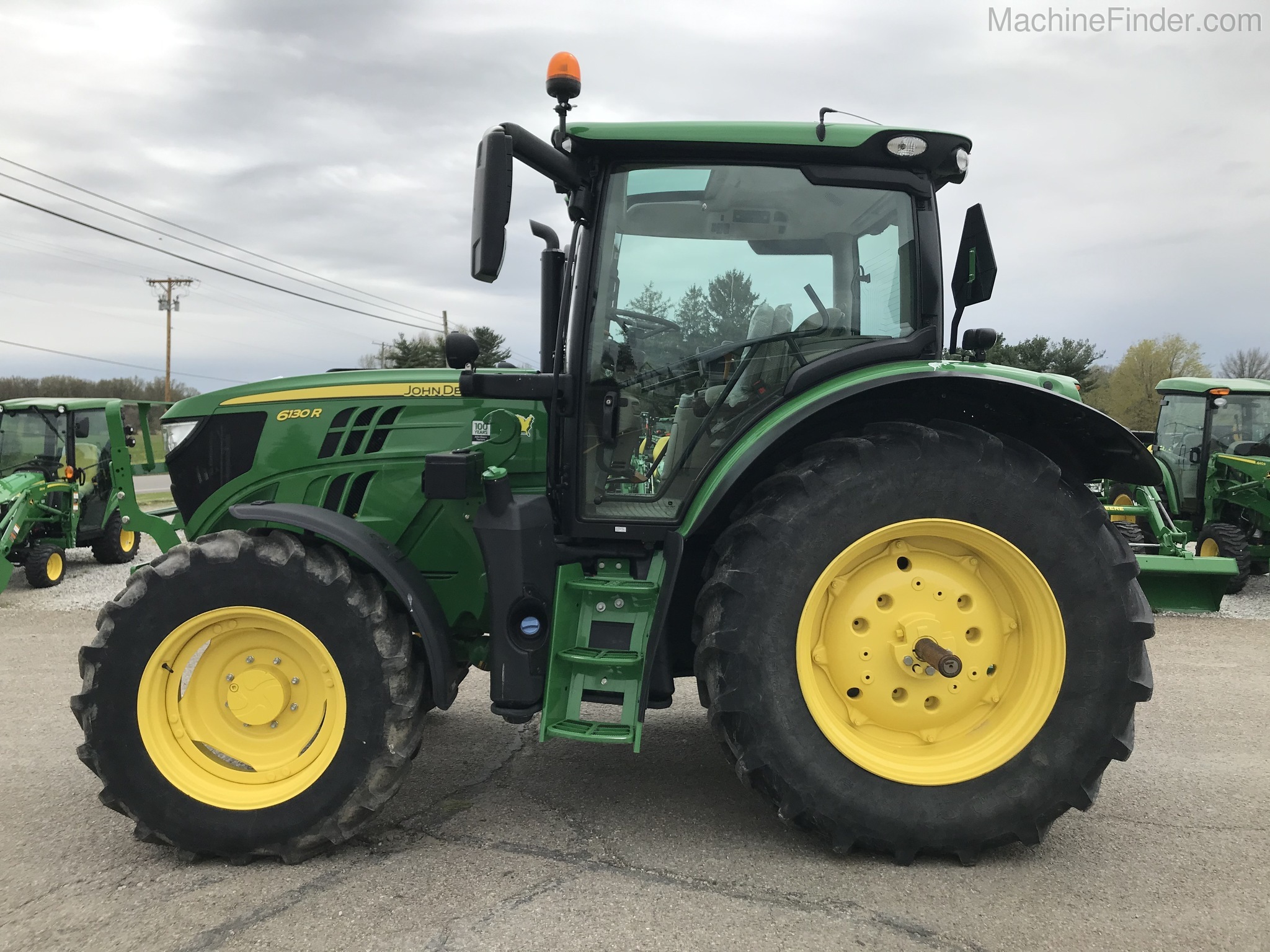 2019 John Deere 6130R Image 2