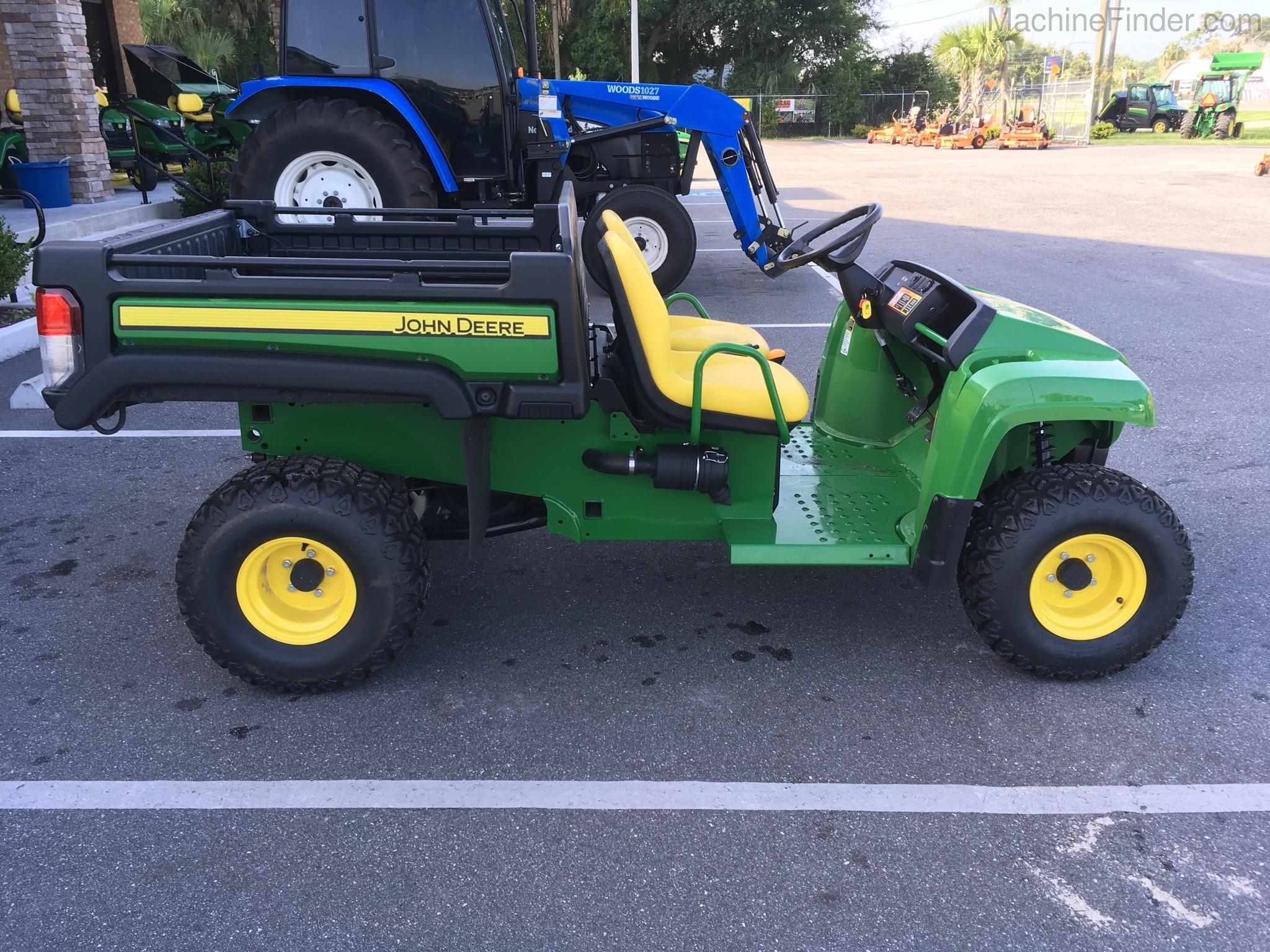 2020 John Deere TX Gator 4x2 Image 2
