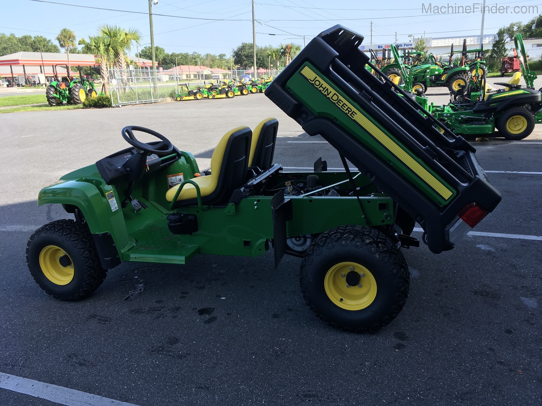 2020 John Deere TX Gator 4x2 Image 5