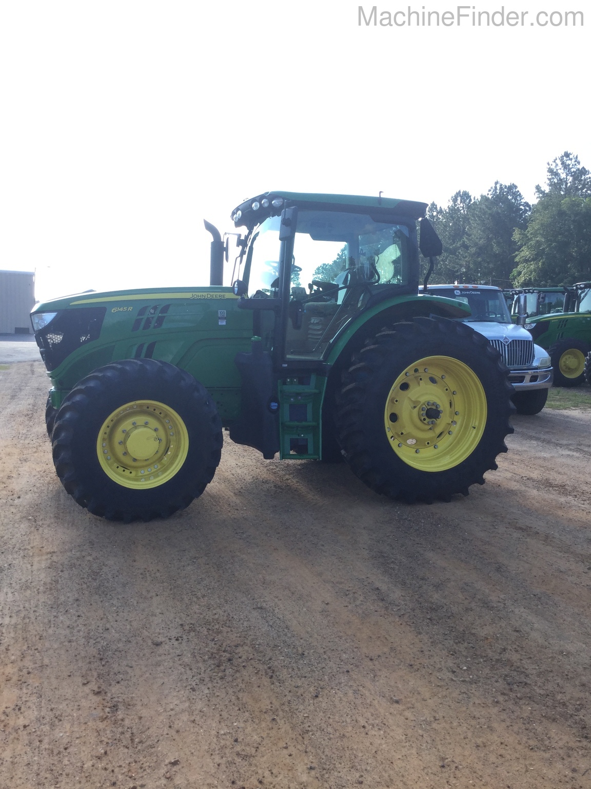 2019 John Deere 6145R Image 3
