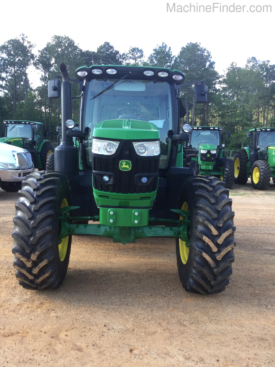 2019 John Deere 6145R Image 4