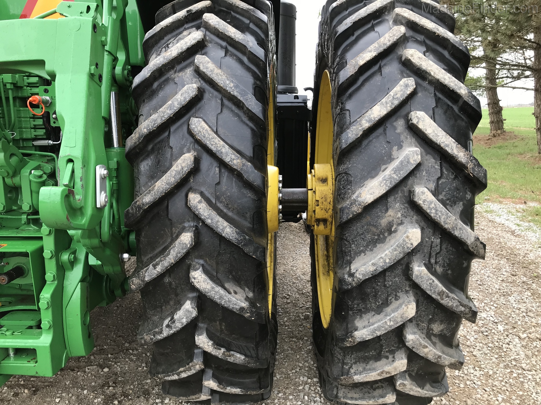 2019 John Deere 8295R Image 17